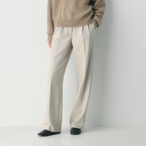 Aritzia Effortless Pants - Matte Pearl